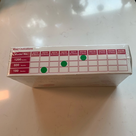 NIB Derma roller - 3 in 1 - Picture 2 of 4